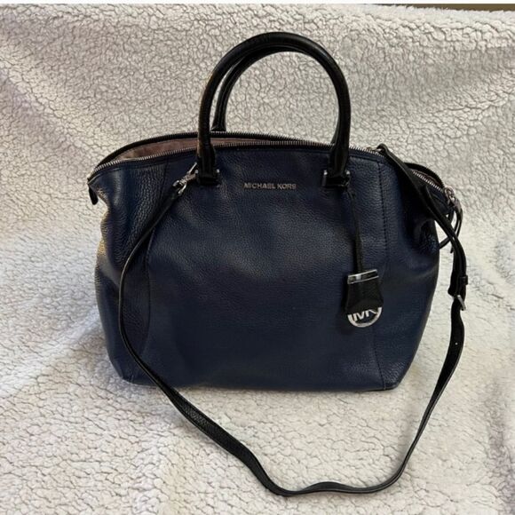 Authentic Michael Kors Handbag Crossbody Purse - Picture 1 of 4
